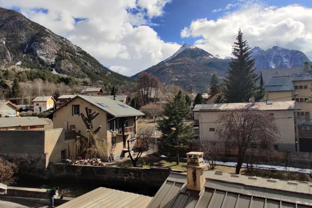 Maison Calme Independante Et Vue Sur Les Montagnes Briançon Eksteriør bilde